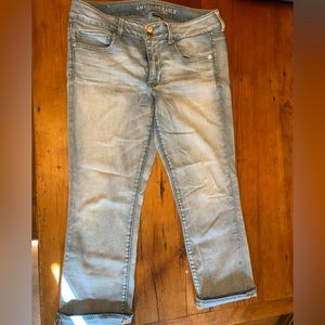 American Eagle women’s artist crop size 12